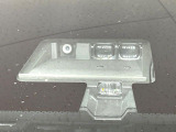 【三菱e-Assist】走行中に前方の車両等を認識し、衝突しそうな時は警報とブレーキで衝突回避と被害軽減をアシスト。より安全にドライブをお楽しみいただけます。