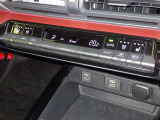 オートエアコンで快適な室内です。