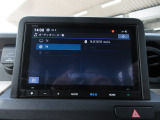 センターパネルにスッキリと収まった純正オーディオです!お気に入りの音楽・ラジオを聴きながら楽しいドライブをお楽しみくださいね♪
