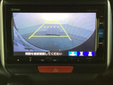 バックでの車庫入れも安心です! リアカメラが付いているバックモニター付のナビを装備しております。操作線もついており距離感も画面から確認できます。