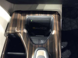 ワイヤレス充電器(おくだけ充電)搭載!