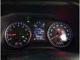 とっても見やすいメーターです。夜間時はラグジュアリーな気分にさせてくれる照明が魅力ですので、夜のドライブも楽しみになりますよ♪