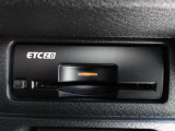 音声案内タイプETC2.0装備☆ビルトインタイプのETCですので、インテリアの邪魔をしません!ETCがあれば、キャッシュレスで料金所をノンストップで通過できます。