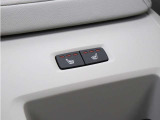 リアシートにもシートヒーターを装備。4席全てで独立した調整が可能です。