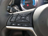 便利なステアリングスイッチ装備です。