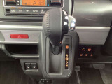 足元広々インパネシフトCVTオートマです。