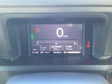 マルチインフォメーションディスプレイです。燃費や走行距離が分かり、半ドアなど車に異常がある際に警告してくれます。