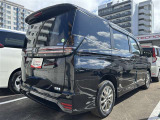 LEDテールライトです。省電力、高輝度のLEDは明るく照らすので夜間運転時の視認性を高めます。スタイリッシュな見た目で細かいところもこだわりたいあなたに!