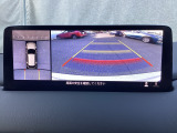 狭い場所での駐車やすれ違いなどでより的確な運転操作に役立つ360&deg;ビューモニターが装備されています。