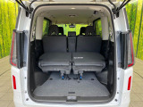 後席を格納すると、これだけの広さが!シーンに合わせたシートアレンジで、大きな荷物も積むことが出来ます♪