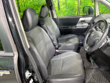 運転席シート廻りは使用感も少なく、良好な状態となっています。丁寧に使われていたことがよくわかりますね。