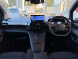 目線が高く運転しやすいコックピット