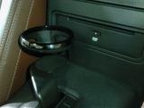 運転席から手の届きやすい位置にドリンクホルダーが付いています。