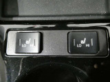 シートにヒーター機能が付いています。お手元のスイッチでシートが温かくなります。冬などにはとても快適な装備のひとつです。