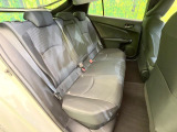 後部座席も気になるようなキズ・汚れやへたり等、大きなダメージはなく、良好な状態です。