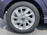 純正のアルミホイール装備です!