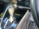 ワイヤレス充電器です。