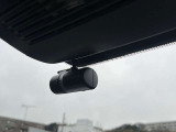 【日産純正 車内撮影用カメラ付きドライブレコーダー装着車】 映像/音声の記録はもちろん、映像再生時に走行軌跡や車速のわかるGPS搭載。事故時の客観的な検証に役立ちます