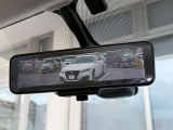 インテリジェントルームミラー装備です。後席に人、荷物を載せていても遮るものなく、後方の確認が行えます。