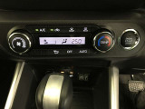 左右独立温度コントロールフルオートエアコンです。運転席、助手席それぞれで独立して温度設定ができます。冷え性の方が乗っても安心ですね♪