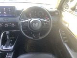運転席になります。