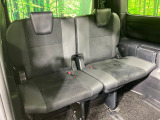 3列目シートはもちろん状態良好☆大人でもゆったりと座って頂けますので、大人数でのお出かけもラクラクです♪ご家族で、気の知れた仲間で、ドライブに行くのが楽しみですね♪