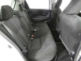 後部座席も当然、綺麗・清潔に仕上げております。内装の綺麗なお車は気持ちが良いですね。