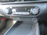 オートエアコンですので、車内を快適な空間に出来ます♪
