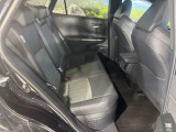 後部座席も気になるようなキズ・汚れやへたり等、大きなダメージはなく、良好な状態です。
