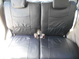 後部座席も広々です!目立った汚れや傷もなく綺麗です!納車の際にはルームクリーニングを実施しております!