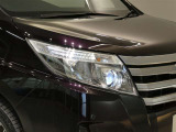 LEDヘッドライトです。デザイン性がよくとても明るいので、夜間の走行や悪天候でも安心です。しかも長寿命!