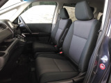 座り心地の良いシートが採用されています。シートヒーターがついているので寒い時期も快適です!