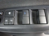 運転席側のパワーウィンドウスイッチです。全ての窓の開閉操作ができます。