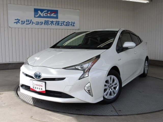 トヨタ プリウス 