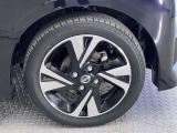 アルミホイールでスポーティな印象となりかっこいいですね!