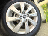 【純正15インチアルミホイール】外観にマッチした純正アルミホイールを装着しております。各種社外アルミホイールや、スタッドレスタイヤも取扱いしております。是非ご相談ください♪