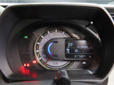 スピードメーター、タコメーターが装備されております。その他お車の情報もメーター内から確認することが可能です☆