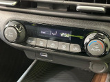 【オートエアコン】一度お好みの温度に設定すれば、車内の温度を検知し風量や温度を自動で調整。暑い&hellip;寒い&hellip;と何度もスイッチ操作をする必要はありません。快適な車内空間には必須の機能ですね♪