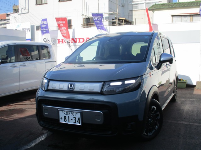 フリード 1.5 e:HEV クロスター 