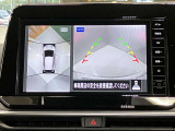 【アラウンドビューモニター】車を上から見下ろしているかのような映像で周囲の状況がひと目で確認、狭い駐車場に駐車するときも安心です♪