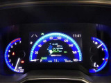 とっても見やすいメーターです。夜間時はラグジュアリーな気分にさせてくれる照明が魅力ですので、夜のドライブも楽しみになりますよ♪