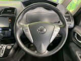 【純正革巻きステアリング】上質な革を使用することで、手にしっかり馴染みとても運転しやすいハンドルです♪