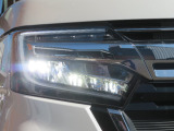 切れにくく明るさ抜群!LEDヘッドライト装備