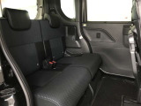 ゆとりある広々とした車内空間は、ドライブを始め買い物やレジャーなど、幅広く活躍します。一人でもみんなとでもお出かけを楽しみましょう!