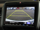 バックをするとき自動でリアの様子が映る『リアカメラ』付き!ナビ画面で確認しながらバックができますから安心ですね。でも、目視も大切ですよ!安全第一でお願いします!