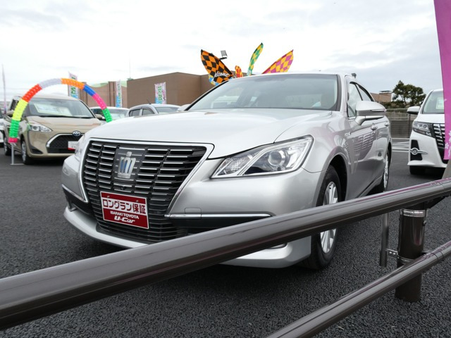 クラウン ハイブリッド 2.5 ロイヤルサルーン 