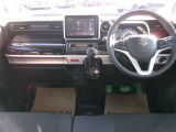 操作しやすい運転席廻り!操作パネルも使いやすい!!ドライブが楽しくなります!