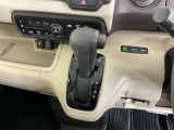 発進時から滑らかに加速する無段階変速のCVTはストップ&ゴーの多い街の中も快適です