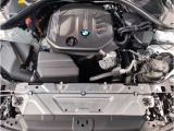 【BMWエンジン】革新的なガソリン・エンジン・テクノロジーによる高性能かつ高効率。レスポンスの良いパワーを発揮。常にスムーズな吸気を実現しアクセル開度にダイレクトに反応しドライビングを楽しく演出。