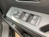 パワーウインドウ(フロントドア、スライドドア)(運転席・助手席・セカンド:ワンタッチ、キーオフ後作動、挟み込み防止機構付)